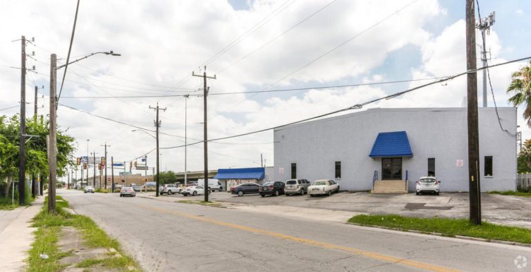 819 - 823 South Laredo