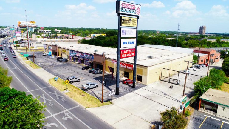 2200 NW Loop 410